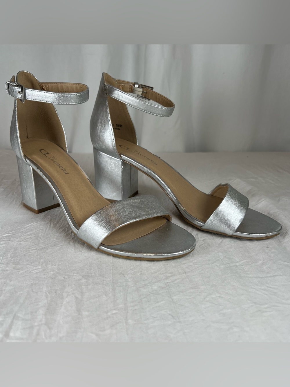 CL by Laundry Women’s sz10 Metallic Silver Ankle Strap Block Heel Dressy Sandals